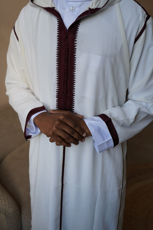 White and burgundy djellaba sousdi